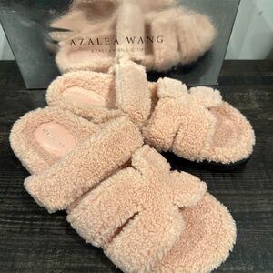 Azalea Wang Women's Fuzzy Sandals - Pink